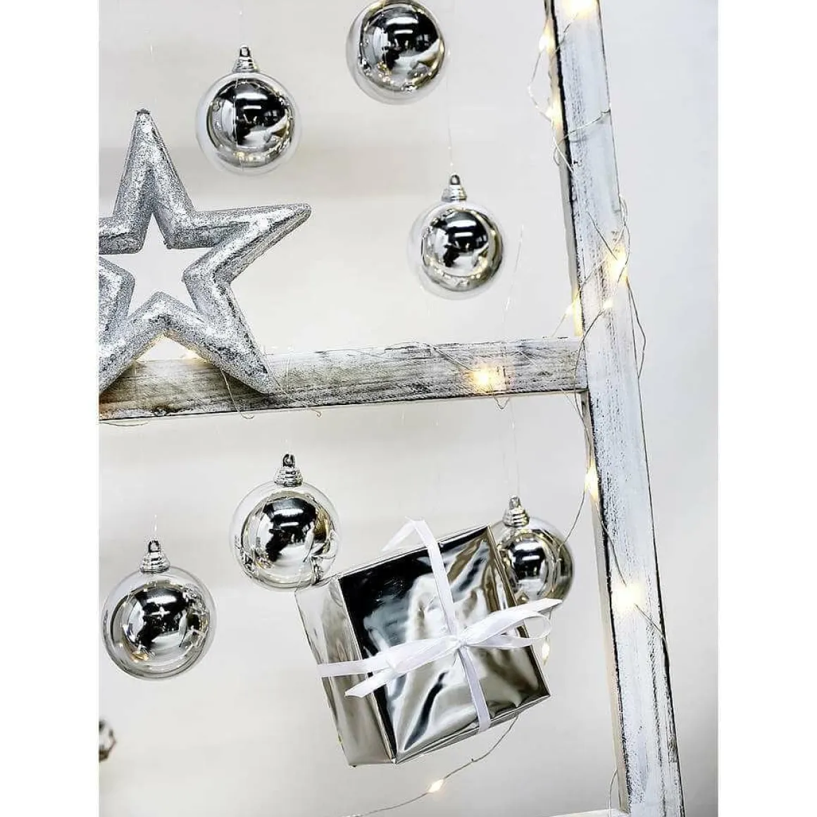 Bolas De Navidad De Plástico Plateado Brillante, 6 Cm Ø - 24 Piezas