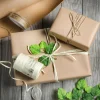 Caja De Regalo Go Green Con Rafia Blanca Y Cinta De Yute