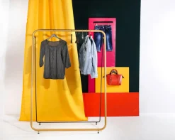 El Puesto De Ropa Confeccionada, 160 Cm