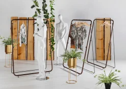 El Puesto De Ropa Confeccionada, 160 Cm