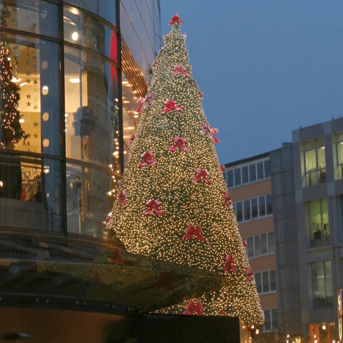 Árbol Gigante Sin Iluminación, Altura: 720 Cm