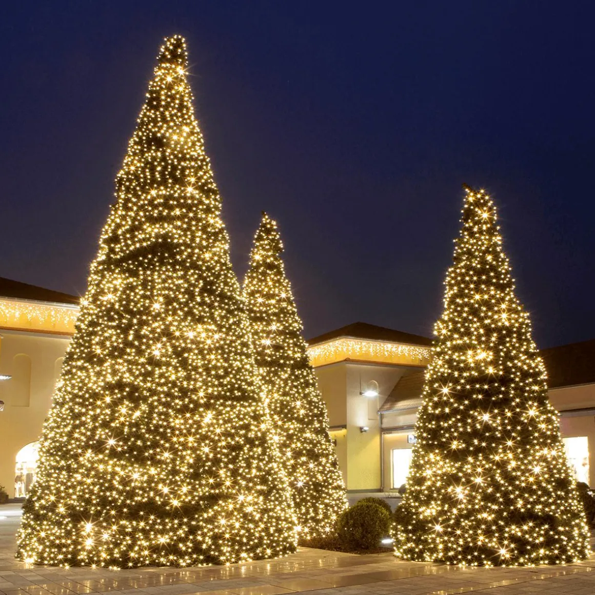 Árbol Gigante Sin Iluminación, Altura: 720 Cm