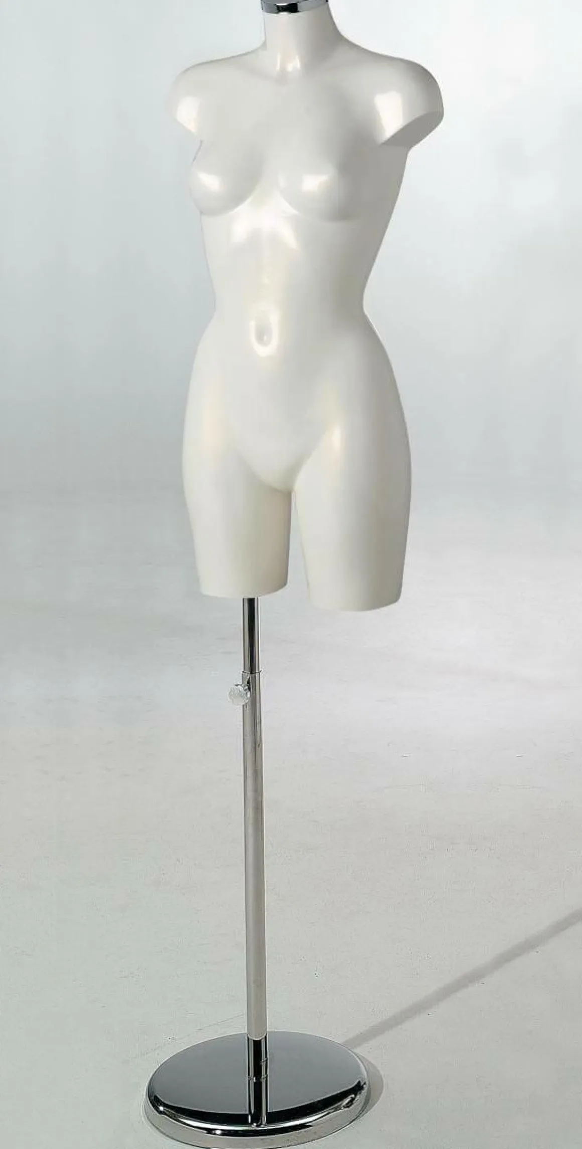 Soporte Metálico Para Torsos, Alojamiento Para Sujeción De Piernas